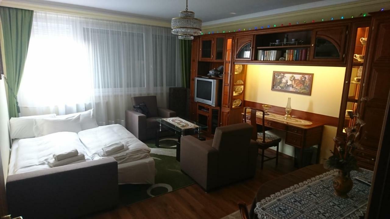 Haller Veritas Apartman *
